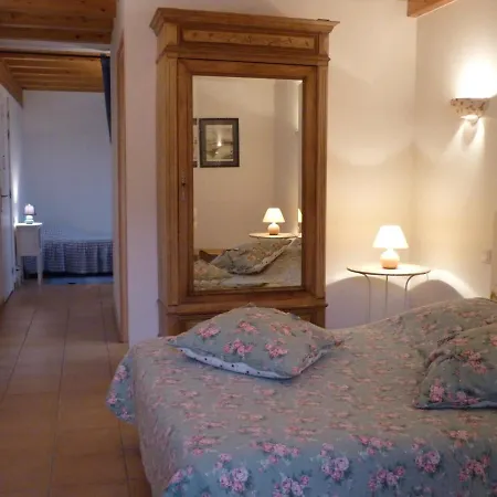Chambre d'Hôtes La Bourdasse Loubens  Chambre photo