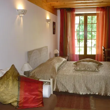 Chambre d'Hôtes La Bourdasse Loubens  Chambre photo