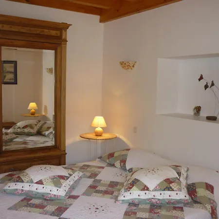 Chambre d'Hôtes La Bourdasse Loubens  Chambre photo